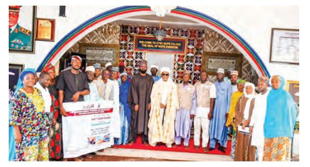 NiCare and UNICEF delegation at the Etsu Nupe's palace in Bida